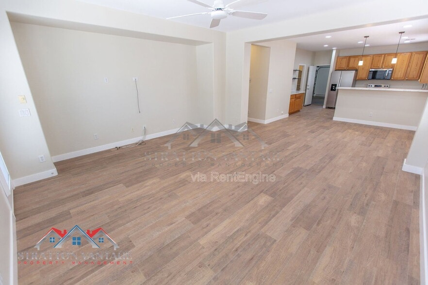 Building Photo - 16221 W Mercer Ln