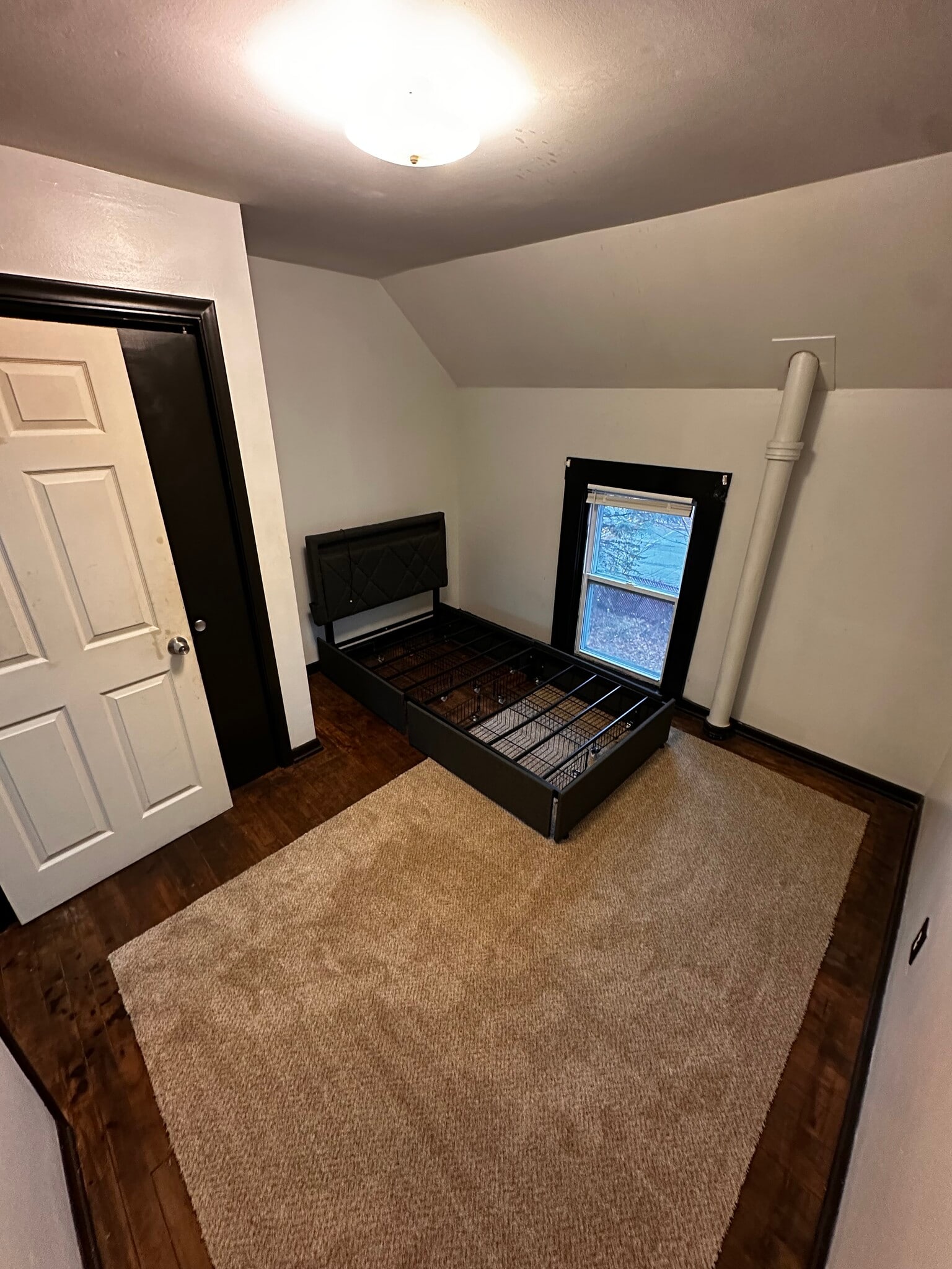 Building Photo - 2500 S Saginaw St