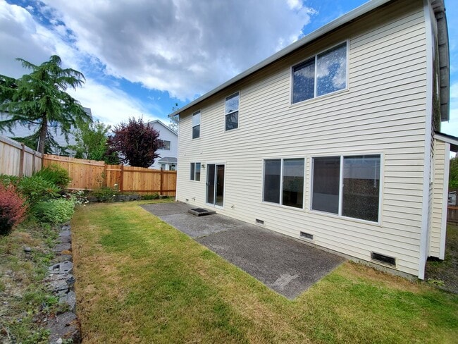 Building Photo - Charming 4-Bedroom Home in Peaceful Neighb...