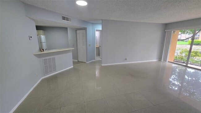 Building Photo - 9055 Wiles Rd