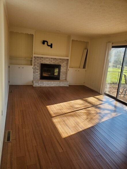 Building Photo - 6983 Nocturne Rd N