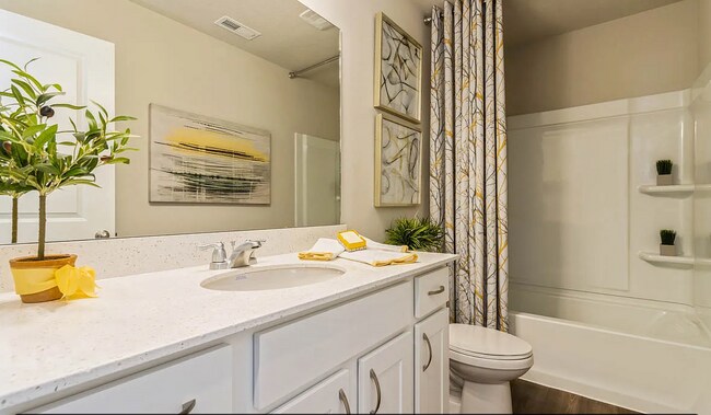 Building Photo - 879 NE Traverse Dr