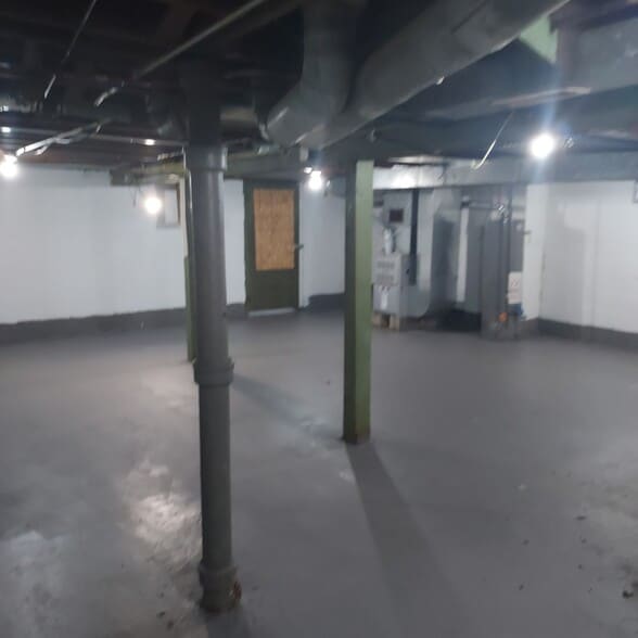 Building Photo - 1812 Kilburn Ave