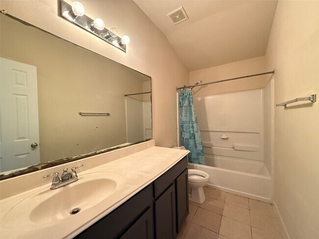 Building Photo - 17927 Branch Creek Dr