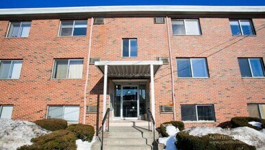 Building Photo - 1.0 bedroom in Somerville Massachusetts 02145
