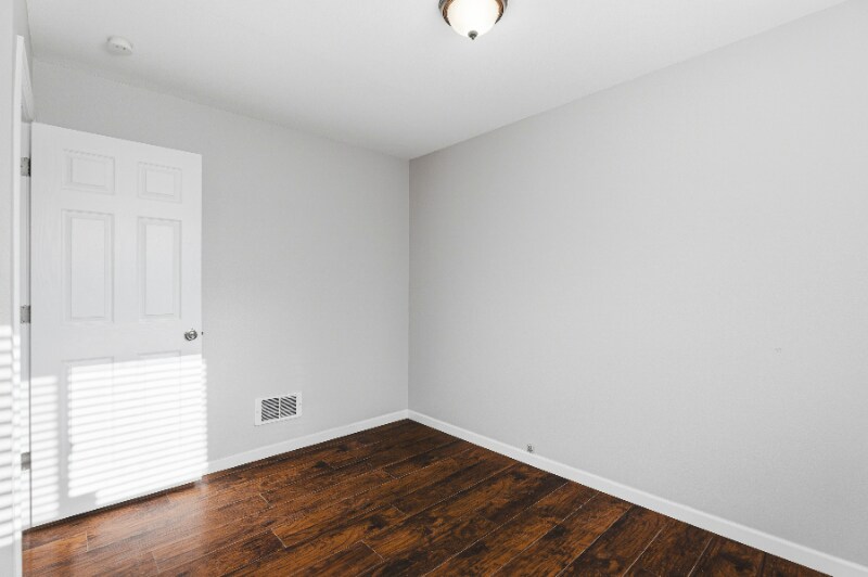 Building Photo - 1506-1506 110th St S