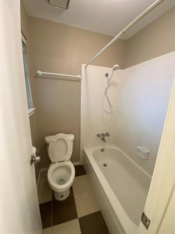 Building Photo - 5824 Storm Dr