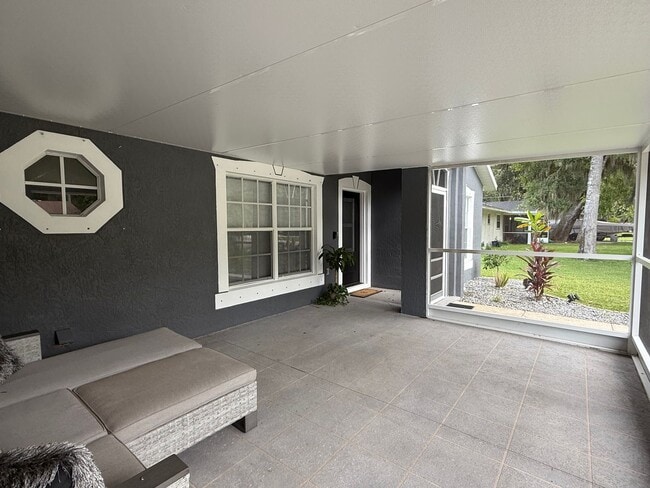 Building Photo - Beautifully updated 3-bedroom, 2-bath home