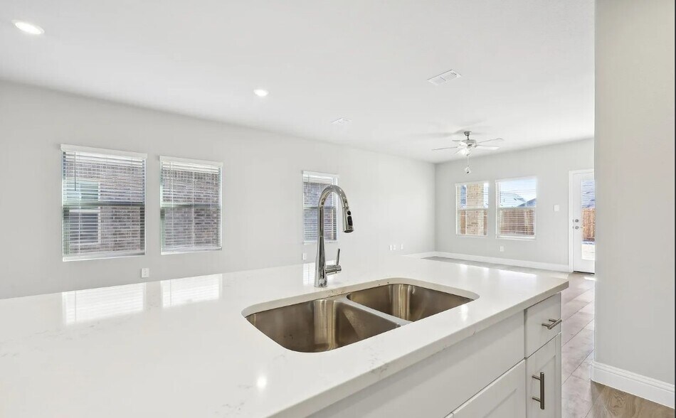 Building Photo - 510 Blanton St