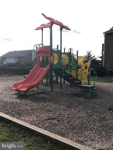 Building Photo - 4811 Ravens Crest Dr