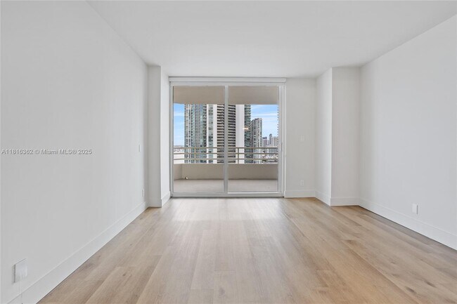 Building Photo - 555 NE 34th St
