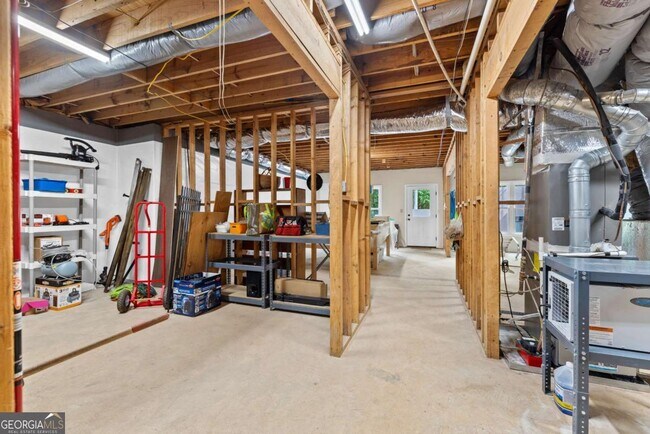 Building Photo - 9950 Farmbrook Ln