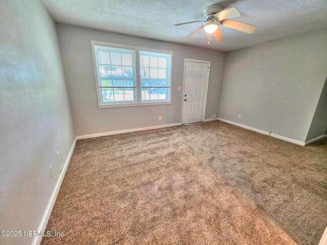 Building Photo - 5503 Royce Ave
