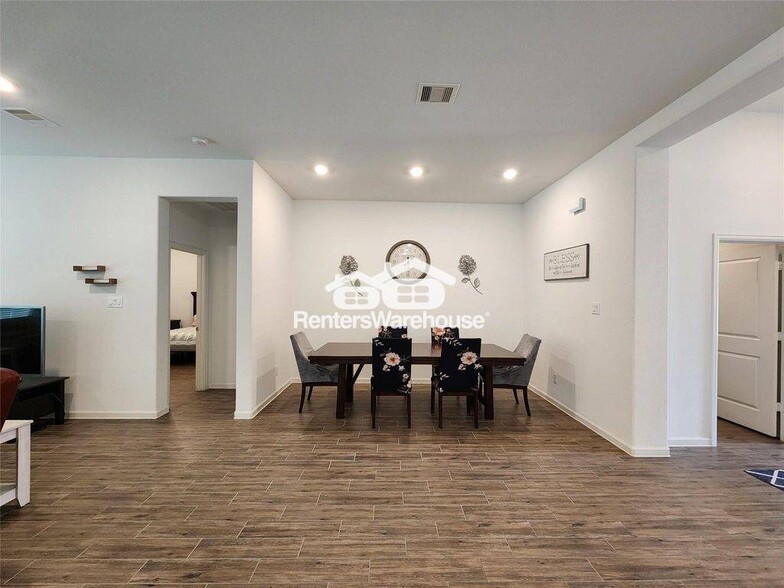 Building Photo - 14007 Hartford Heights Wy