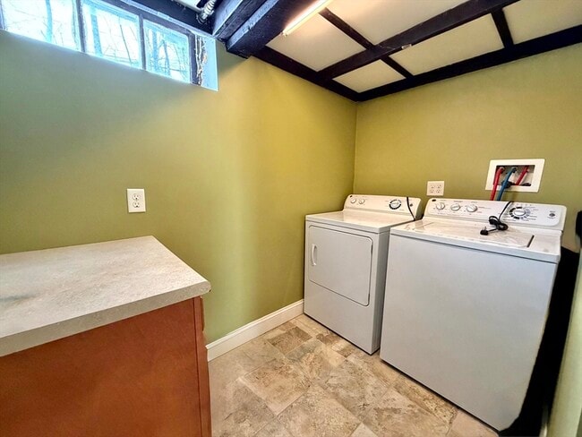 Building Photo - 31 Oakley Rd