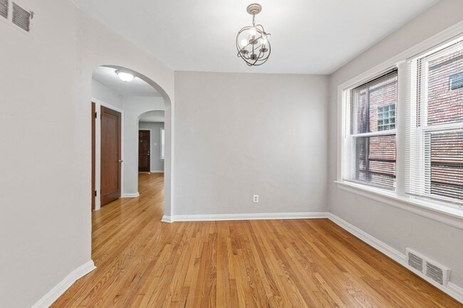Building Photo - 3412 Lawn Ave