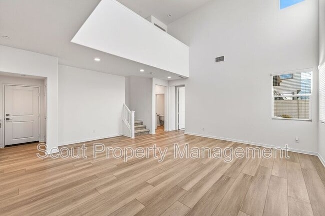 Building Photo - 45079 Via Vela Via