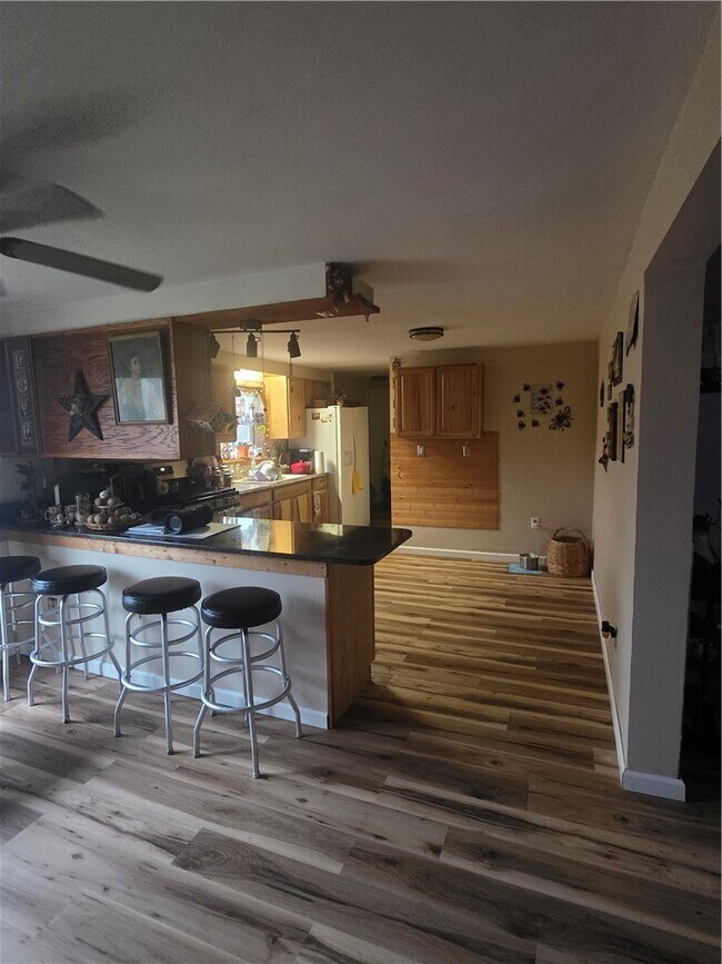 Building Photo - 1190 Kent Rd