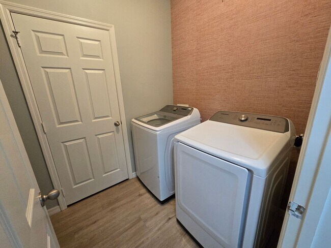 Building Photo - Beautiful 3 Bedroom 2 Bathroom Home, with Scenic Backyard View. Ormond Beach in Hunter's Ridge Co...