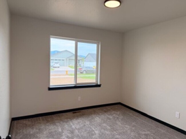 Building Photo - 6170 Ballantree Lp
