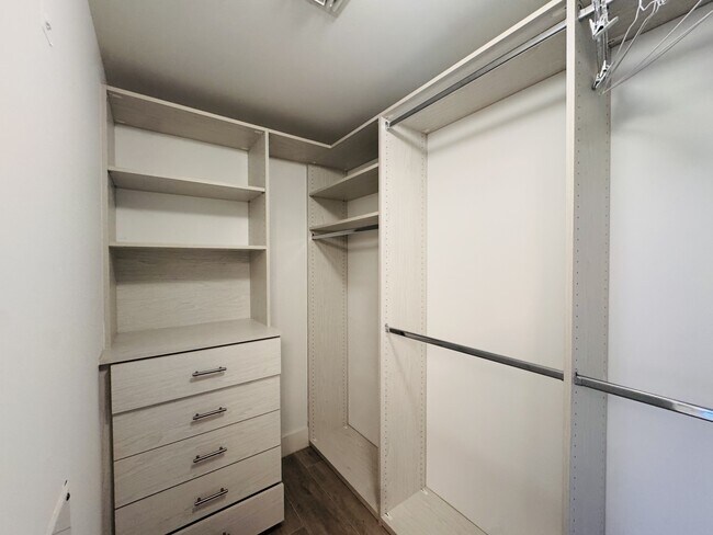 Building Photo - 16385 Biscayne Blvd