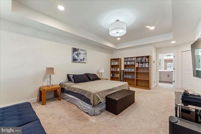 Building Photo - 321 Middletown Rd