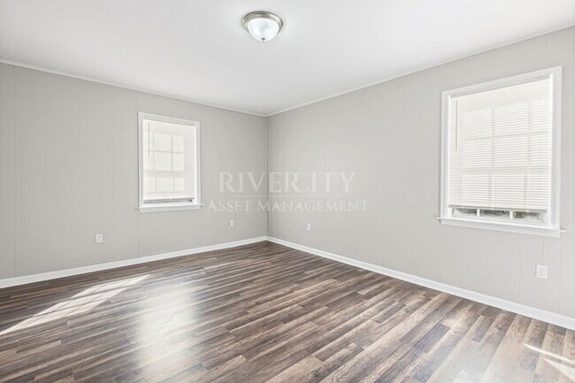 Building Photo - 3240 Boxdale St