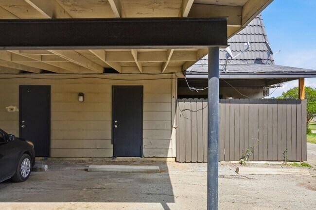 Building Photo - 2729 Hurstview Dr