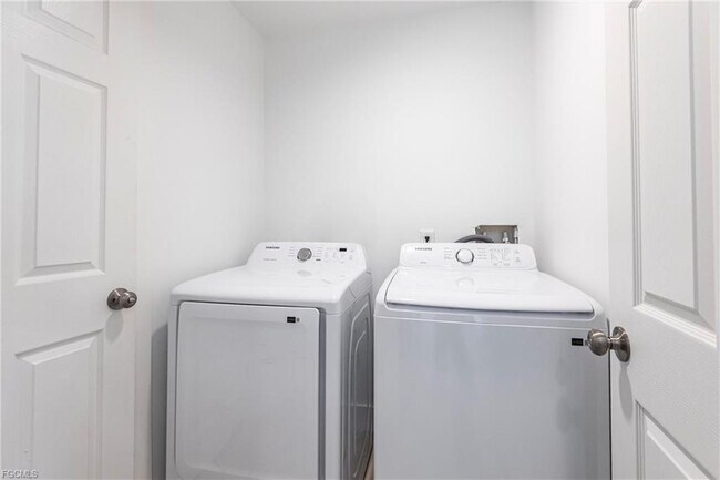 Building Photo - 2007 NW 21st St