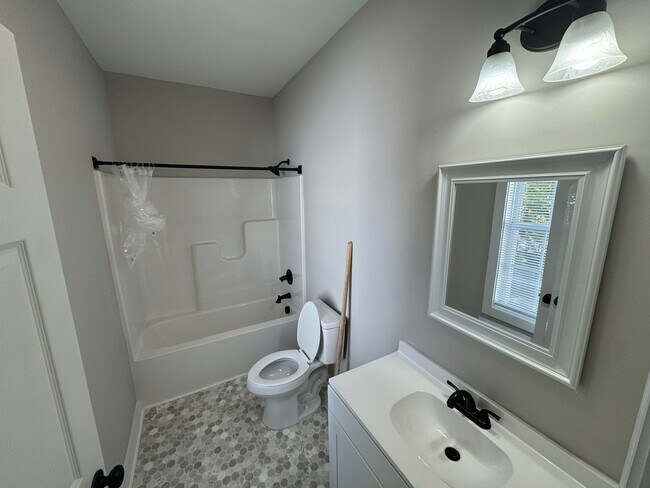 Building Photo - 817-821 Belleview Ave