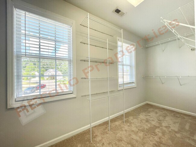 Building Photo - 112 Taylors Creek Ct