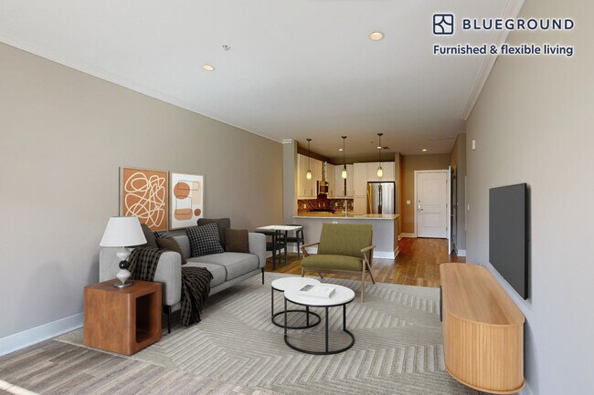 Building Photo - 240 E Shore Rd