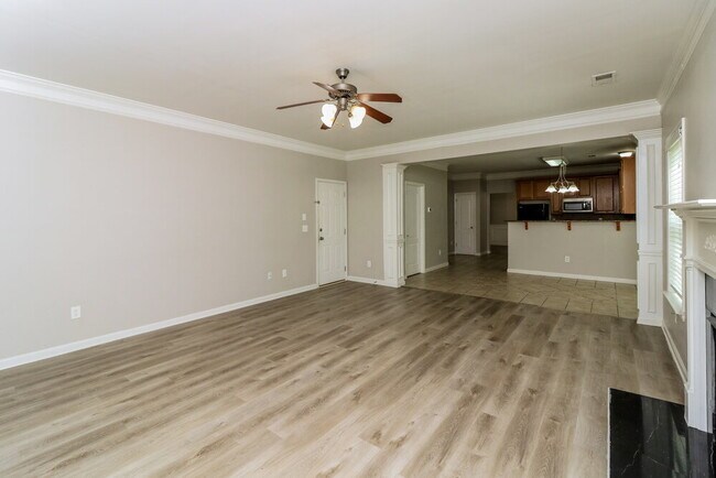 Building Photo - 2001 Creek Pointe Way