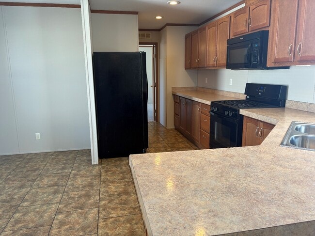 Building Photo - 2131 Windover Dr