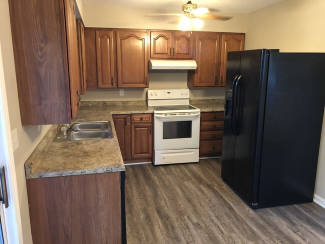kitchen - 3087 Meadowview Dr