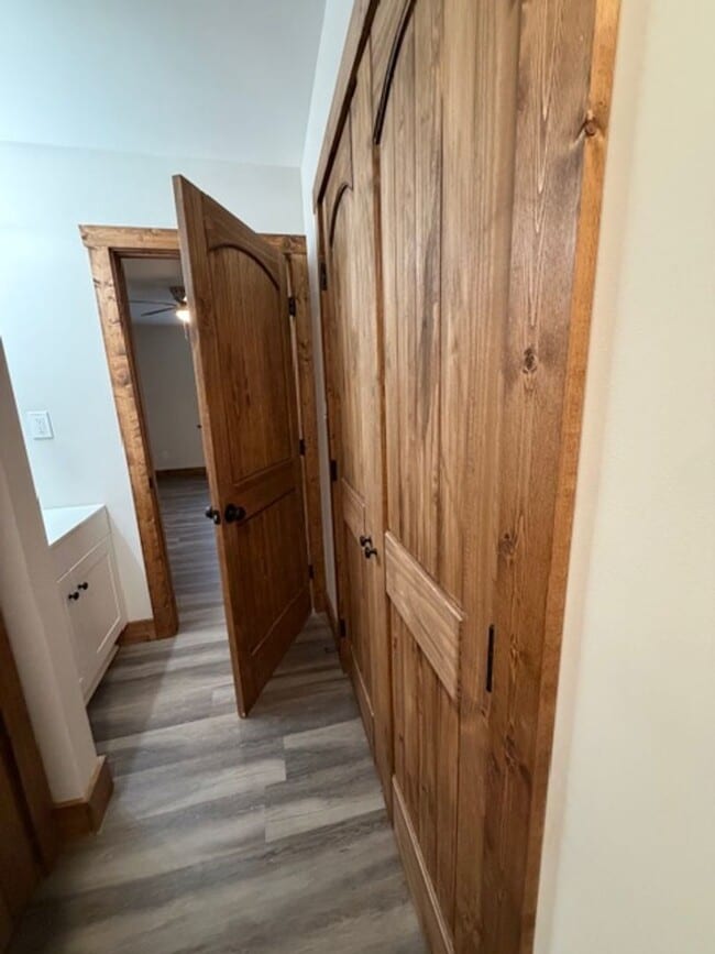 Building Photo - Walland 37886 - Fully remodeled 3 bedroom, 2 bath home located in the foothills of the Smoky Moun...