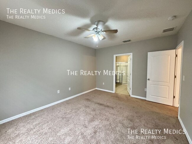 Building Photo - 1665 Laurel Oaks Dr