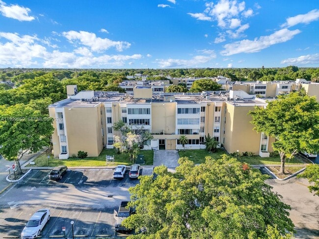 Building Photo - 6841 SW 147th Ave