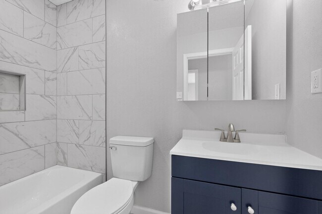 Building Photo - 7101 Cindy Dr NE