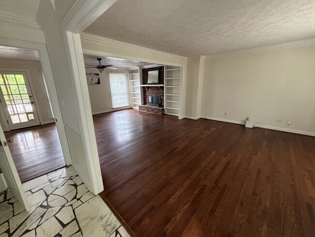 living room attached to den - 4627 Mountain View Dr