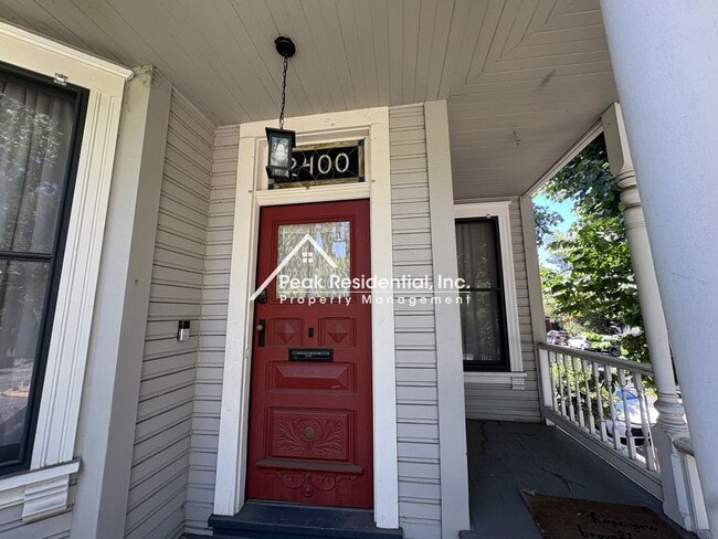 Building Photo - Furnished 1bd/1ba Midtown Duplex!
