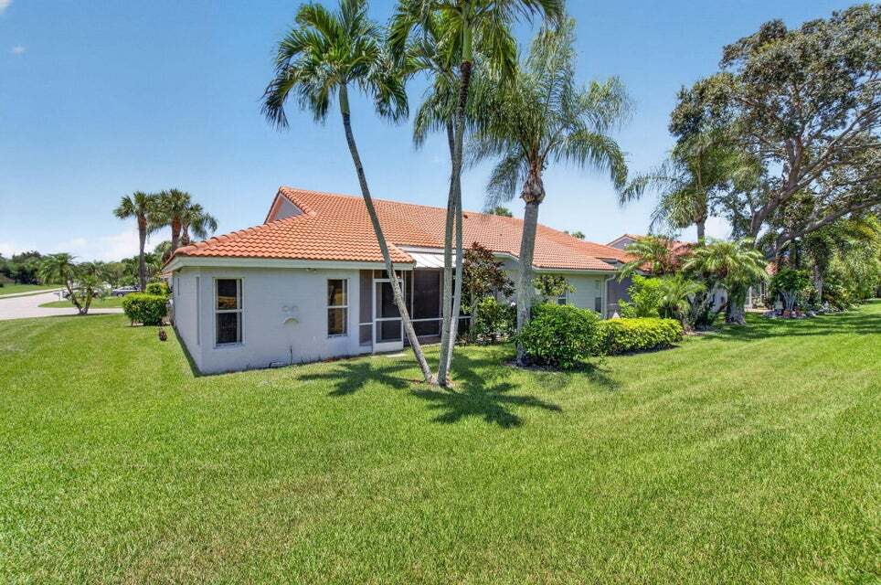back of villa - 8108 Summer Shores Dr