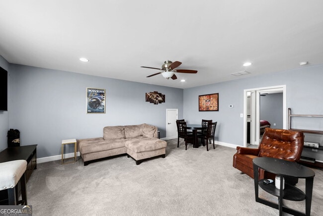 Building Photo - 736 Firefly Ct