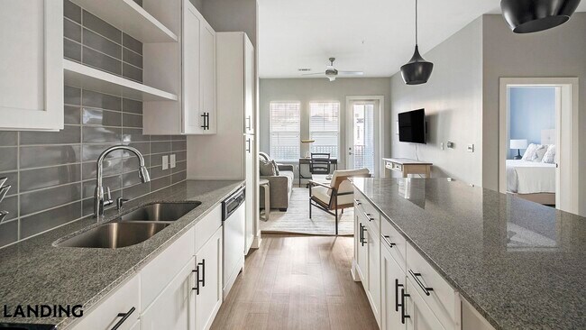 Building Photo - 15401 Chenal Pkwy