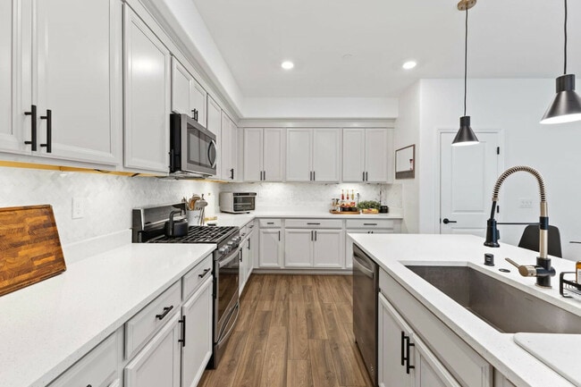 Building Photo - 5723 Synergy Ct