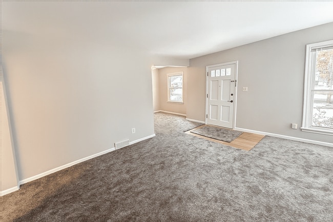 Building Photo - 1718 Chandler Rd