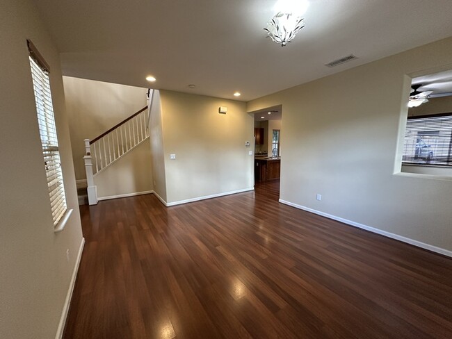 Building Photo - Pet-Friendly Spacious Solar-Powered Home i...