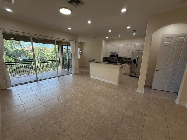 Building Photo - 8035 NW 127th Ln