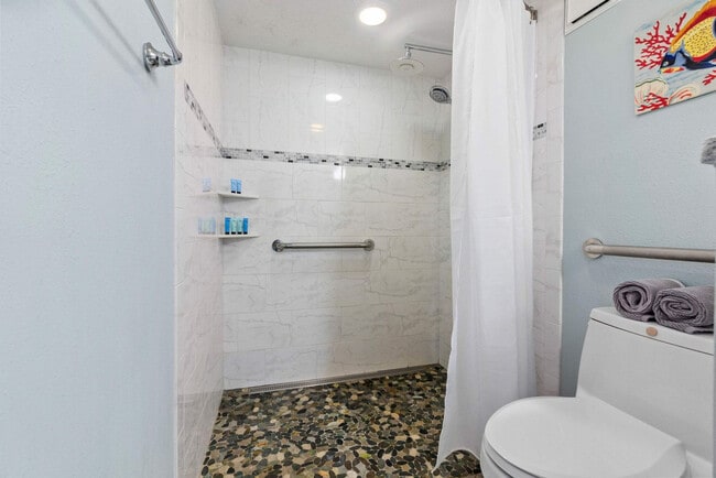 Building Photo - 6240 A1A S