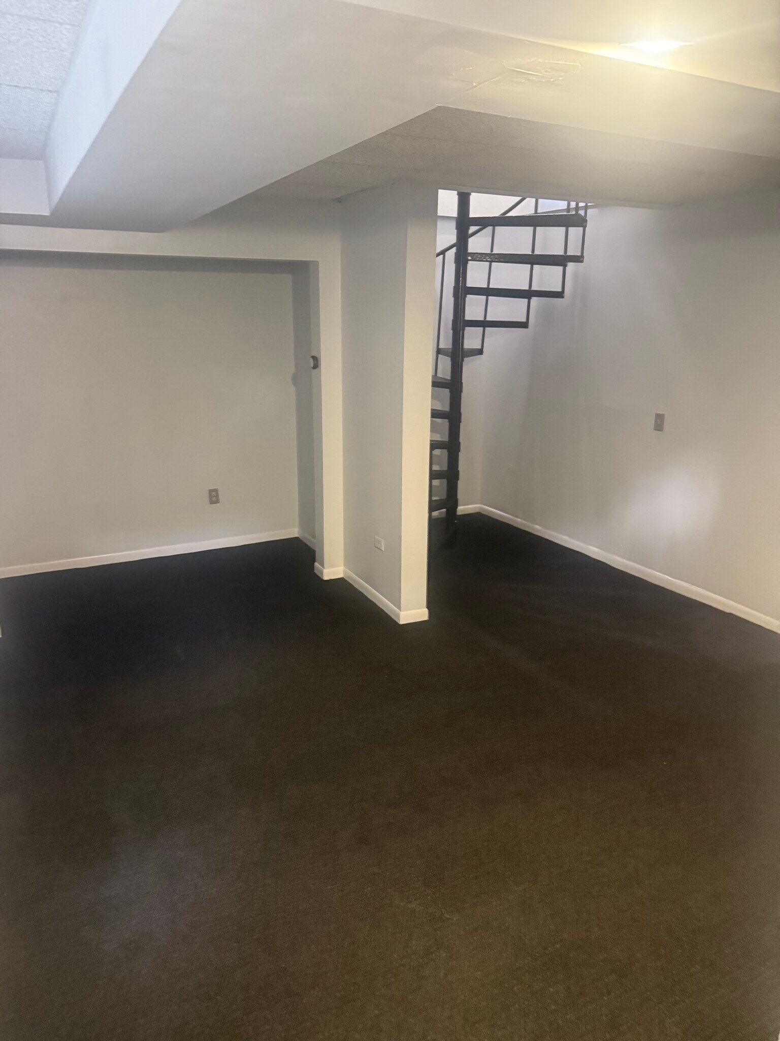 Building Photo - 2708 N Marshfield Ave